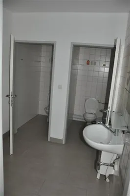 3-Zimmer-Gewerbeimmobilie mieten in Graz-Umgebung – 163 m², € 1.300 – Bild 9 von 12