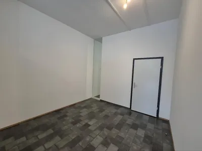 4-Zimmer-Gewerbeimmobilie mieten in Wels – 50 m², € 894 – Bild 6 von 7