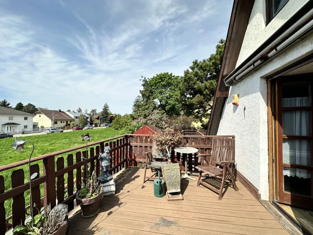 Einfamilienhaus mit viel Freiflächen ab September zur Miete! - Ansicht 2