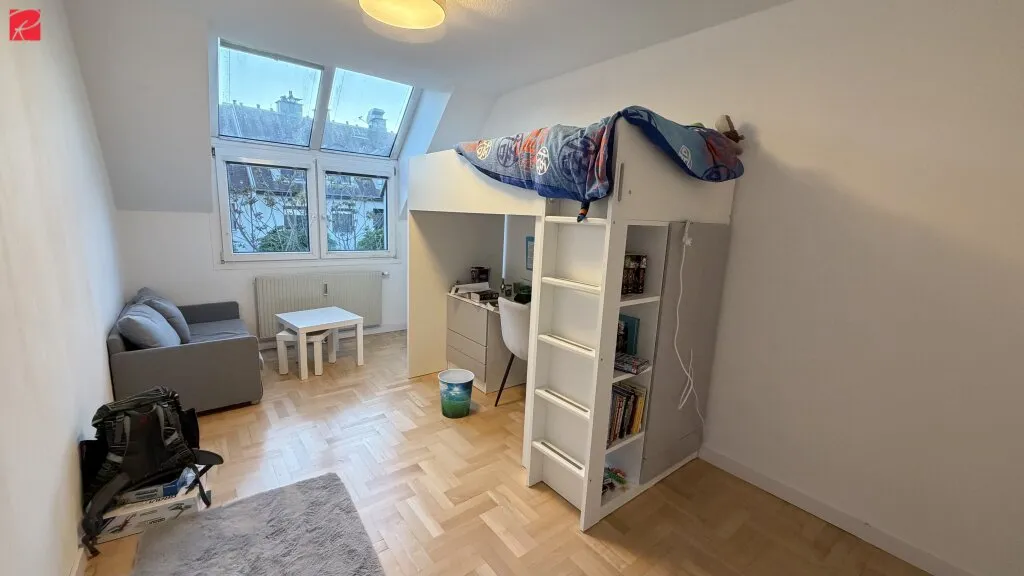 Großzügige 4-Zi-DG-Wohnung mit Terrasse & Garage - Ansicht 2