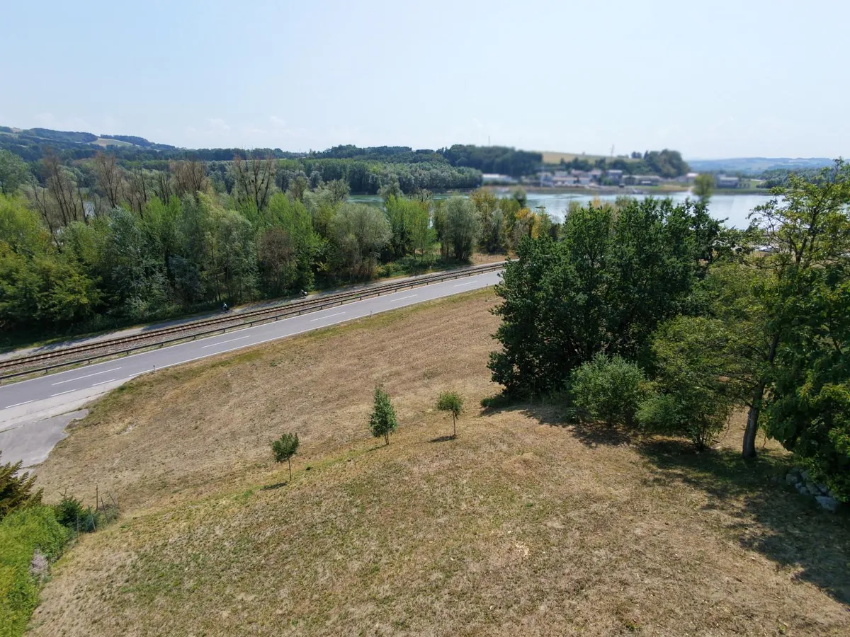 Südhanglage mit Donaublick - Baugrund ohne Bauzwang - Ansicht 2