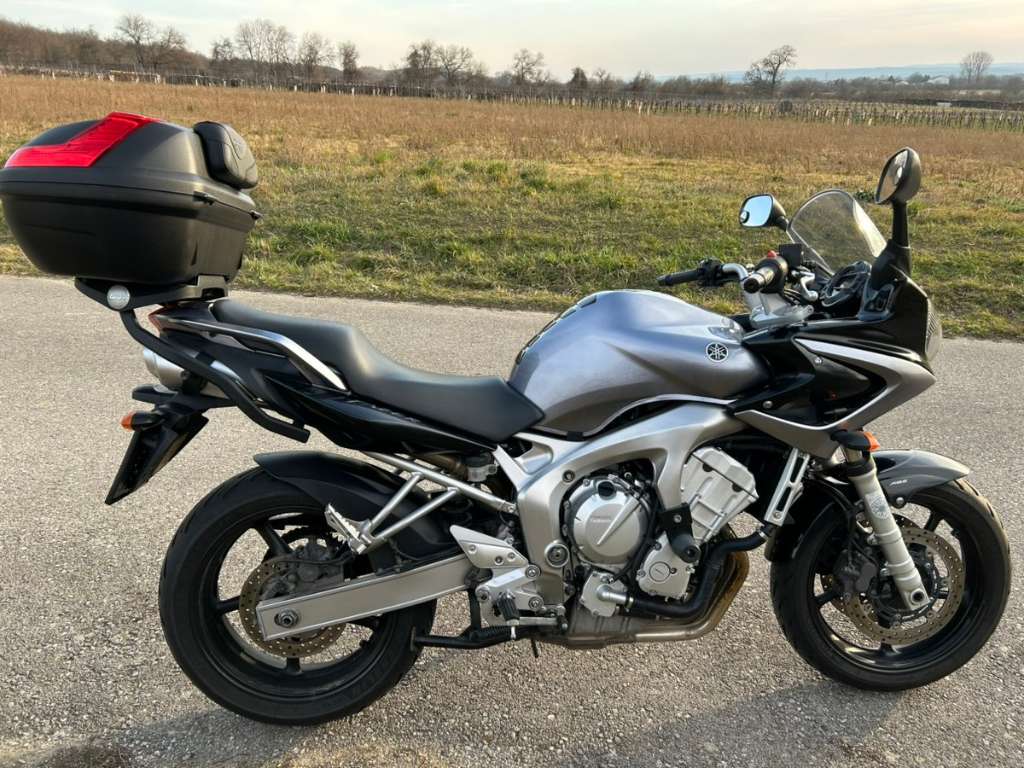 Yamaha FZS FZ6 FAZER Tourer