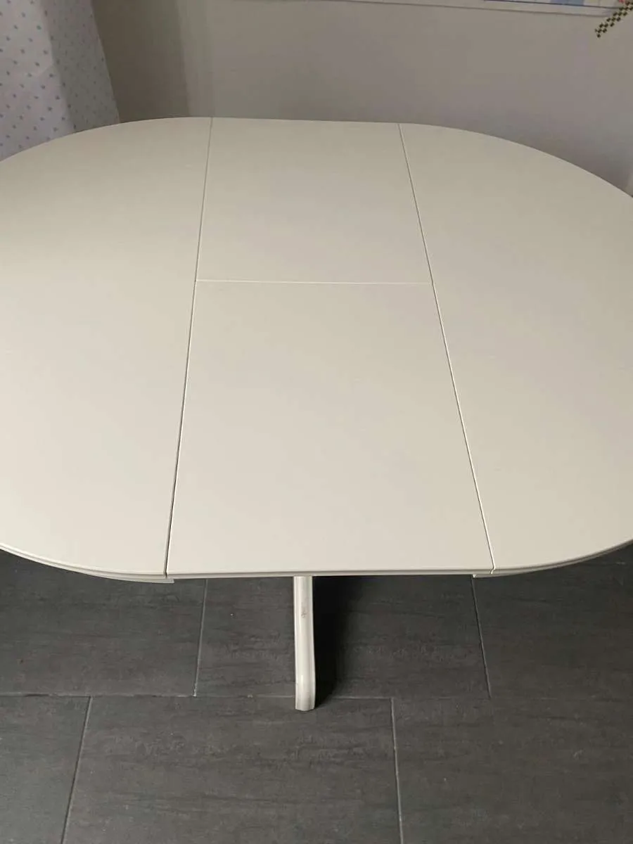 Ikea Ingatorp Esstisch, rund, ausziehbar 110/155 cm, € 100,- (1070 Wien)
