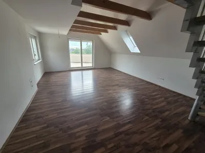 4-Zimmer-Wohnung mieten in Mödling – 109 m², € 1.390 – Bild 1 von 9