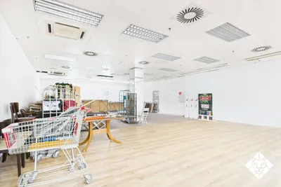 1-Zimmer-Gewerbeimmobilie mieten in Kufstein – 151 m², € 2.345 – Bild 4 von 6