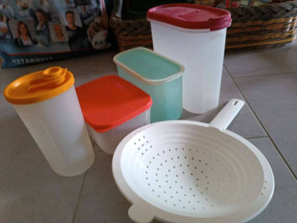 Tupperware Aufbewahrung set, sieb und Tupper Dosen mit Deckel verschiedene  Gren,  7,50 (3150 Wilhelmsburg) - willhaben