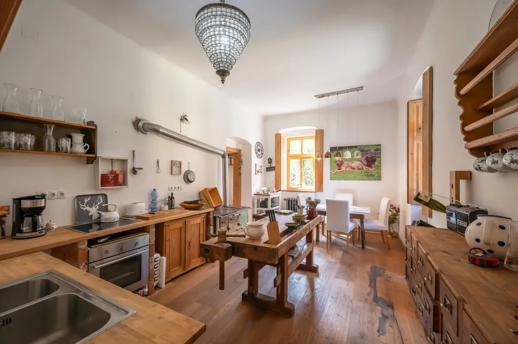 Naturidylle in Klausen-Leopoldsdorf - Charmantes, revitalisiertes Forsthaus auf Pachtgrund - Ansicht 2