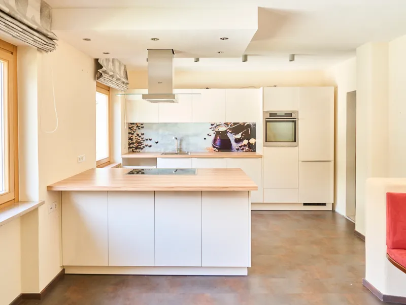 Mehrfamilienhaus/Altbestand mit großzügigem Grundstück - Ansicht 3