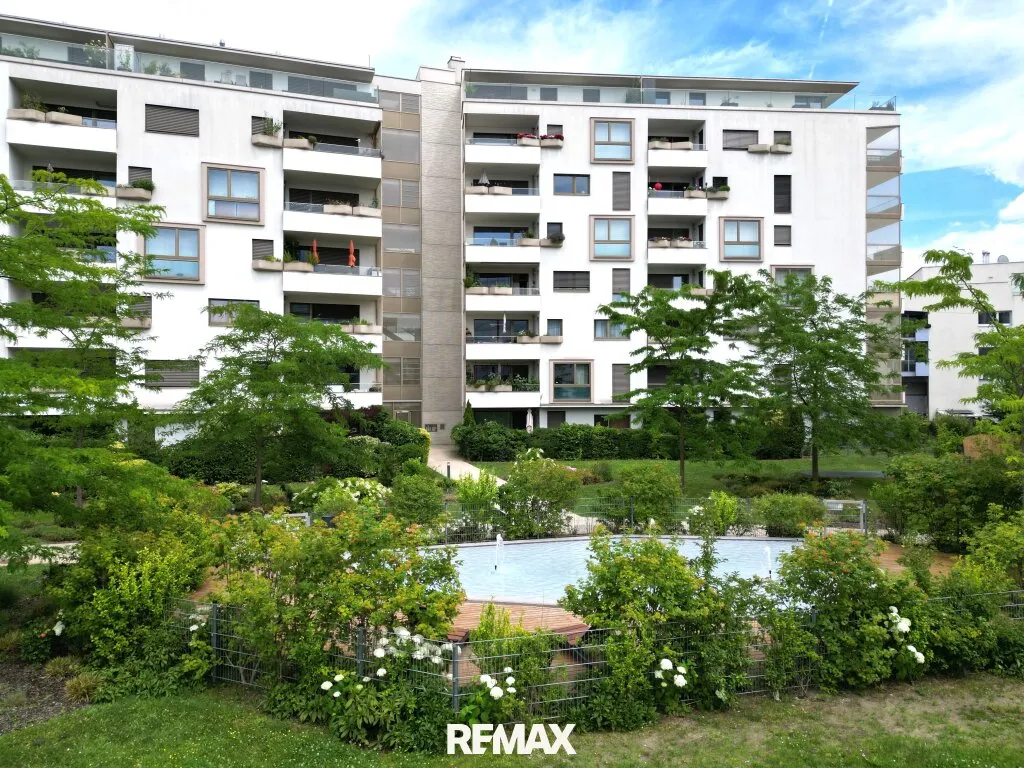 Schöne, ruhige 3-Zimmer-Wohnung mit großer Loggia zum grünen Innenhof – pohled 3