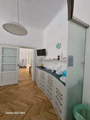 Gewerbeimmobilie mieten in Wien – 300 m², € 10.000