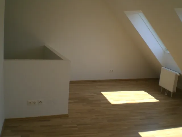 Stilvolle Dachgeschoss-Maisonnette mit Terrasse Unbefristet vermietet - Rendite 3,85 % - Ansicht 3