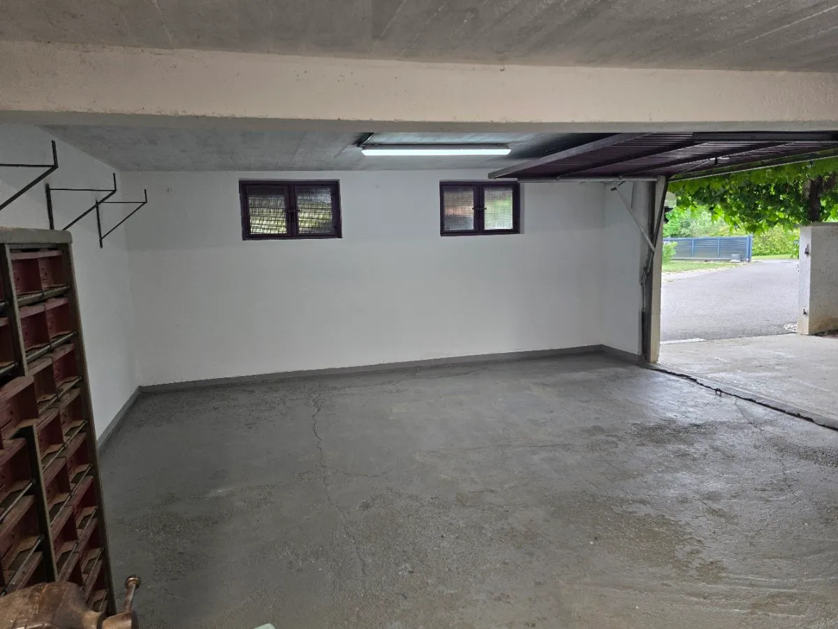 Trockener Lagerraum / Einstellraum 33 m² mit Strom und Einrichtung – pohled 3