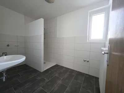 3-Zimmer-Wohnung mieten in Steyr-Land – 93 m², € 852 – Bild 7 von 8