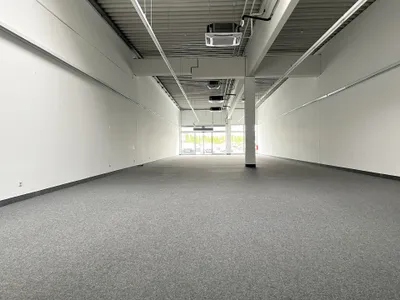 Gewerbeimmobilie mieten in Oberwart – 881 m², € 12.240 – Bild 2 von 9