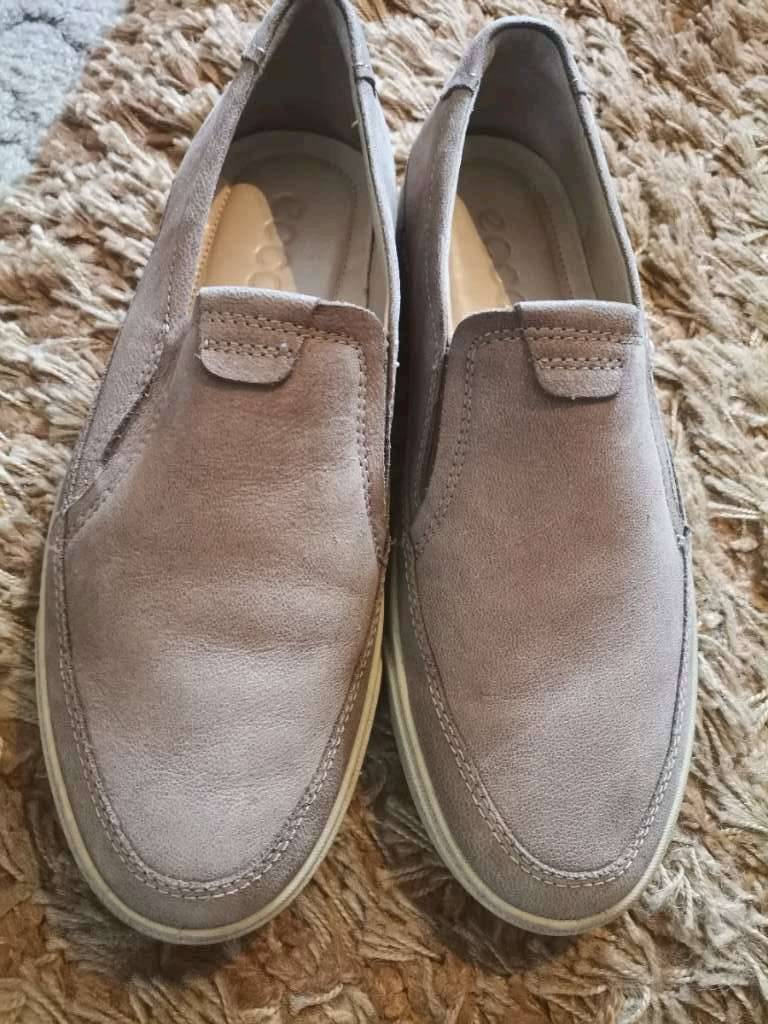 Verkaufe neuwertige Herren Schuhe von Ecco Größe 44.