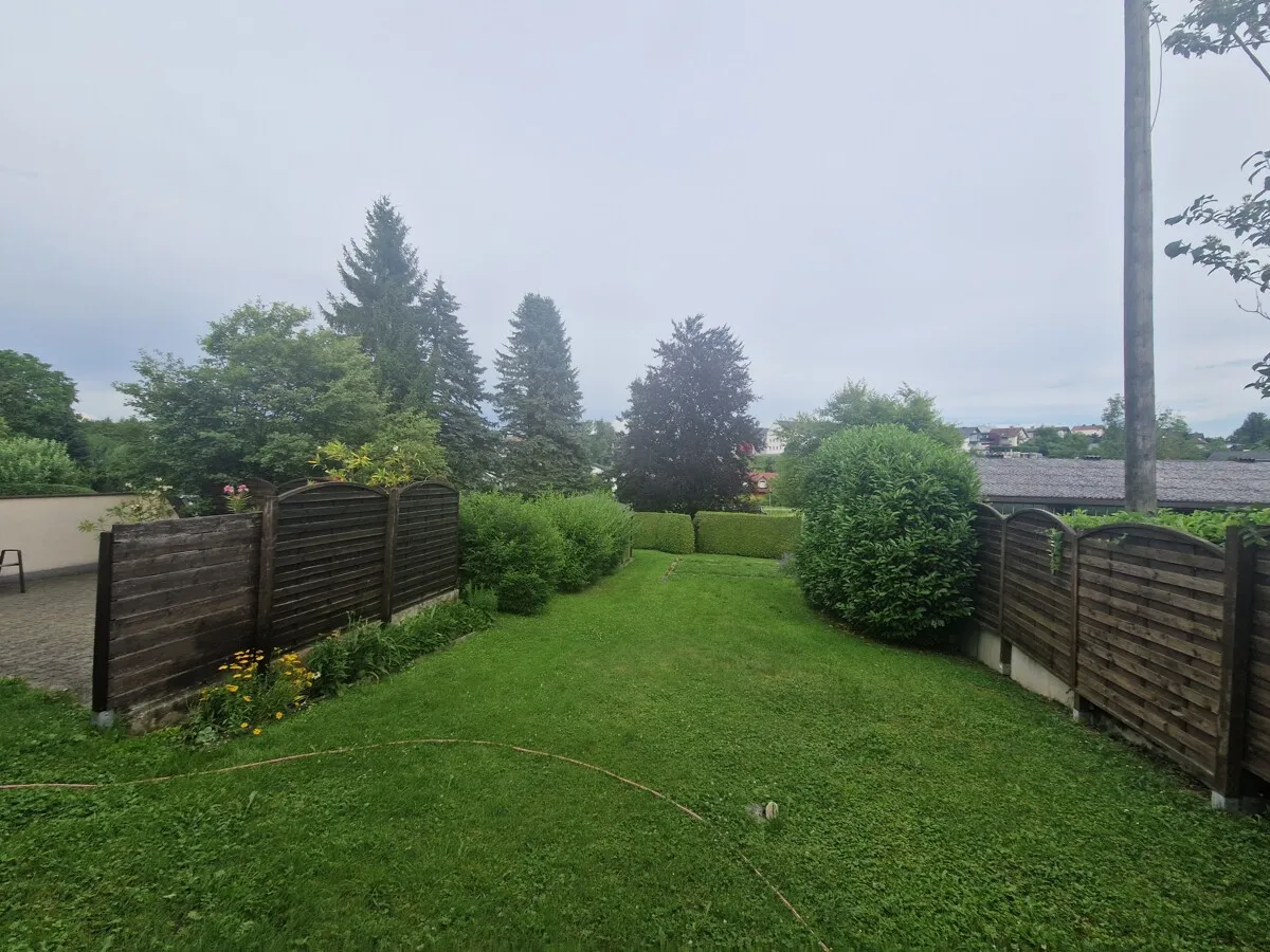 SCHMUCKES HAUS MIT GROSSEN GARTEN - Ansicht 3