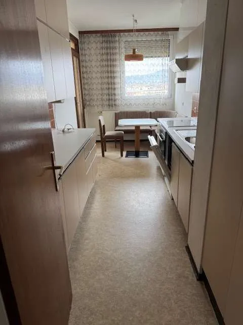 Wohnung mit perfekter Aussicht (10. Stock) nähe AVL und Lendplatz – pohled 3