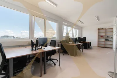Gewerbeimmobilie mieten in Linz – 263 m², € 3.393