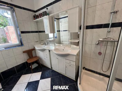 11-Zimmer-Haus kaufen in Baden – 484 m², € 380.000 – Bild 16 von 23