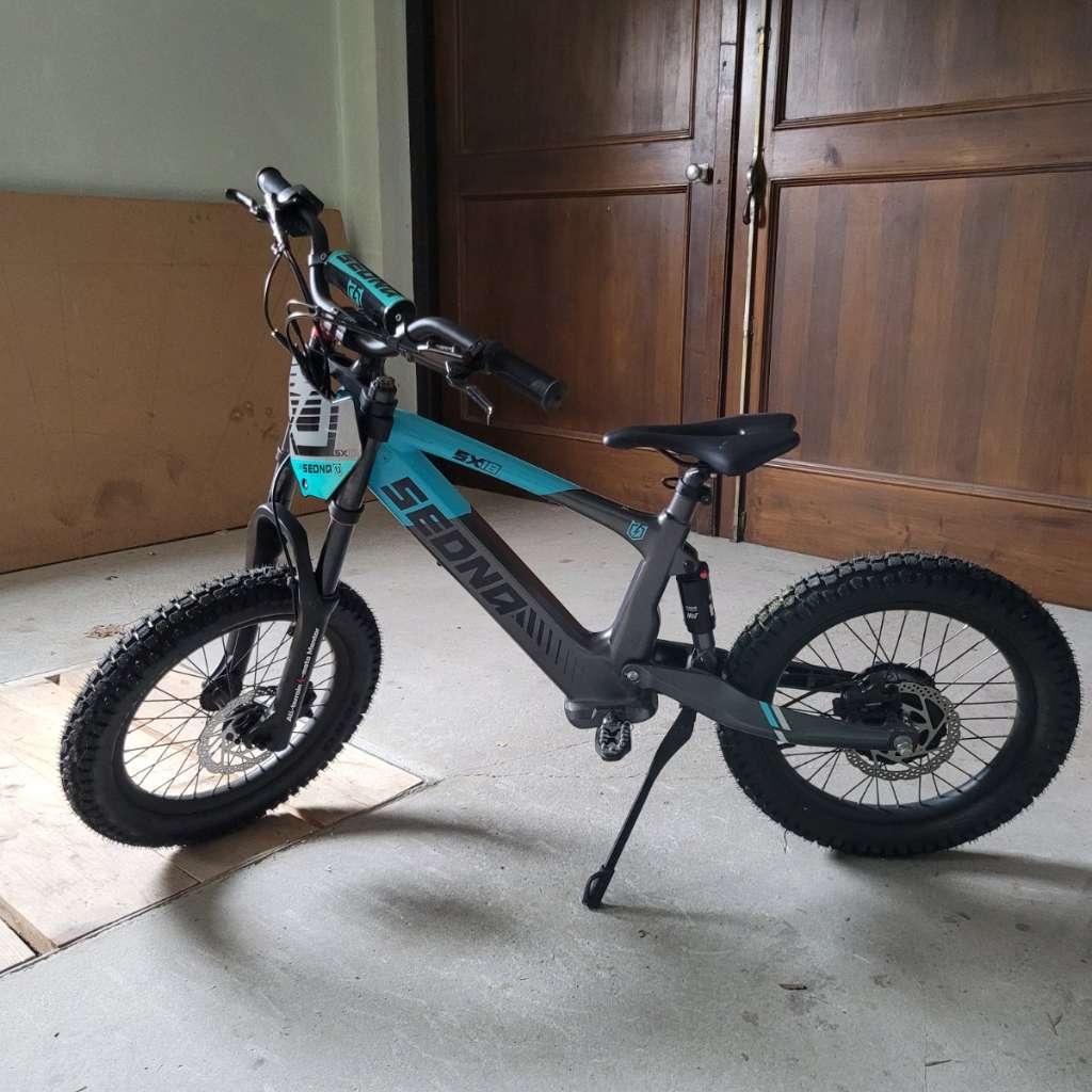 Apollo Sedna SX18 Motocross