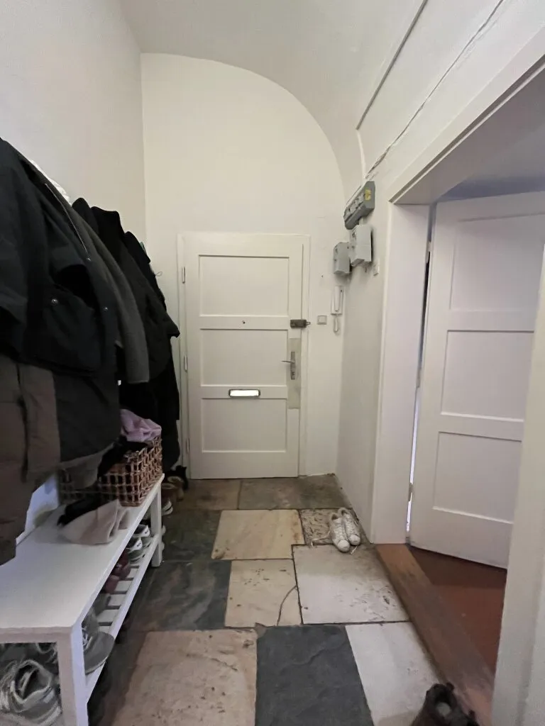 Absolute Innenstadtlage! Traumhaft schöne 3-Zimmer-Wohnung im Herzen von Graz nahe dem Grazer Hauptplatz und Schloßberg - Provisionsfrei! - Widok 2