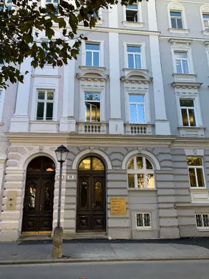 4-Zimmer-Gewerbeimmobilie mieten in Salzburg Stadt – 125 m², € 2.860 – Bild 1 von 19