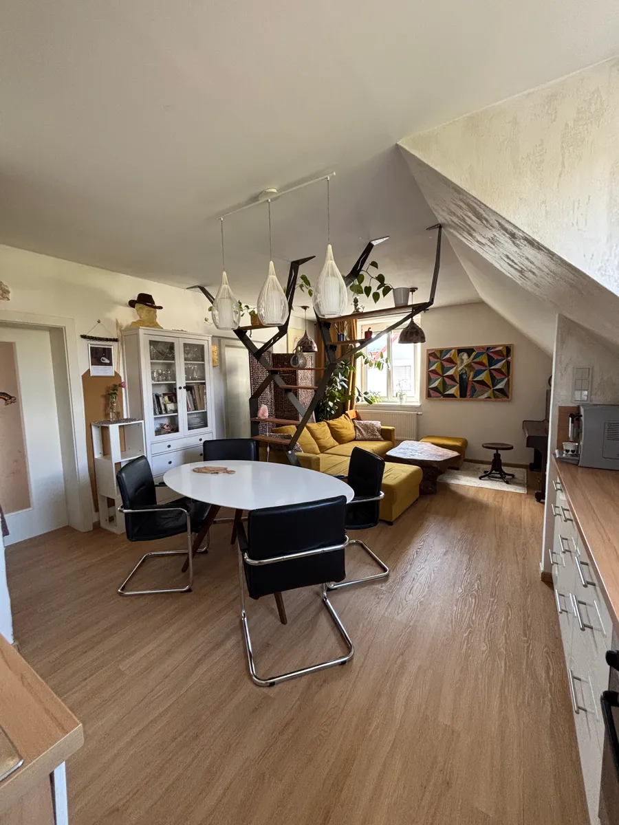 Arbeiten & Wohnen zentral in Weiz: 4 Zimmer mit separatem Eingang für Büro/ Praxis + großer gem. Garten - provisionsfrei - Preis VB - Ansicht 2