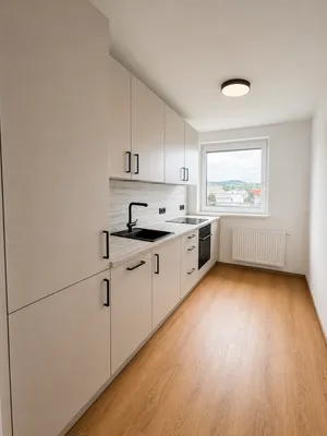 Erstbezug: Großzügiges 23 m² WG-Zimmer in Top-Lage I Perfekte Verkehrsanbindung + Sonnbergmarkt – Bild 3