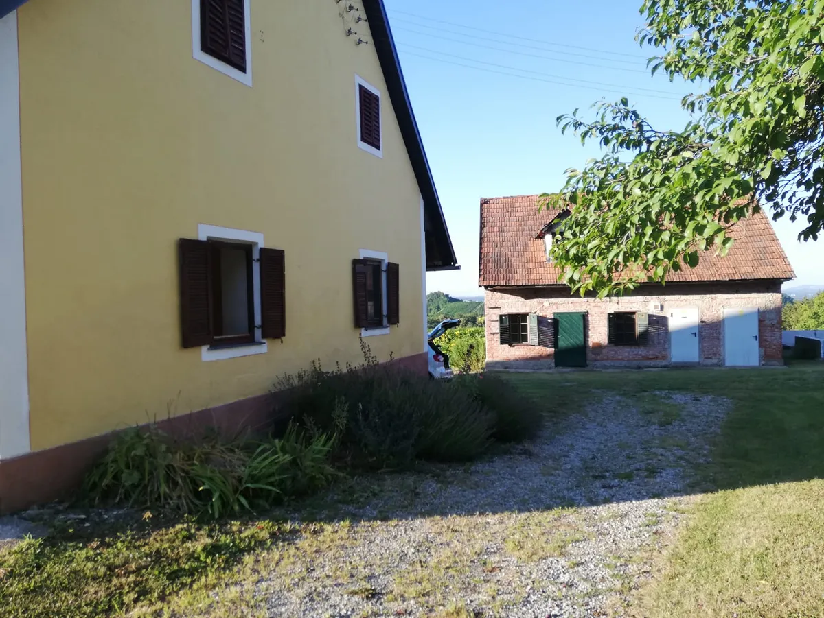 Landhaus in traumhafter Aussichtslage an der Südsteirischen Weinstraße - Ansicht 2
