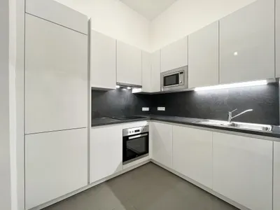 Stilvoll sanierte Altbauwohnung in bester Innenstadtlage - Ruheoase am Getreidemarkt