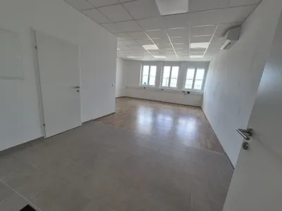 1-Zimmer-Gewerbeimmobilie mieten in Baden – 44 m², € 583 – Bild 3 von 6