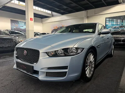 Jaguar XE E-Performance Pure * NUR 10700KM * 1 BESITZ ...