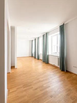 Ruhige 3-Zimmer-Dachgeschosswohnung (inkl. Dachterrasse) | U4/ U6 | Klimaanlage