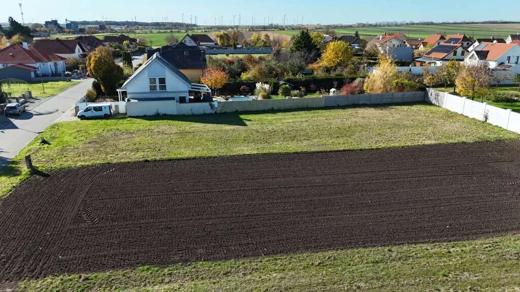 Ruhig gelegener Baugrund in Gattendorf - nur 12 km vom Outletcenter Parndorf entfernt eingebettet in das Autobahnkreuz A4 und A6 - Ansicht 2