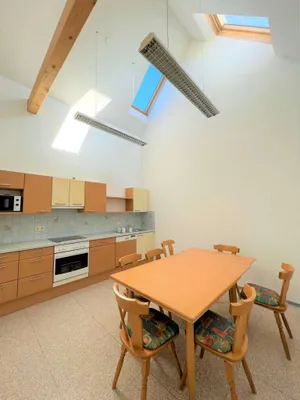 5-Zimmer-Gewerbeimmobilie mieten in Salzburg-Umgebung – 277 m², € 3.000 – Bild 4 von 8