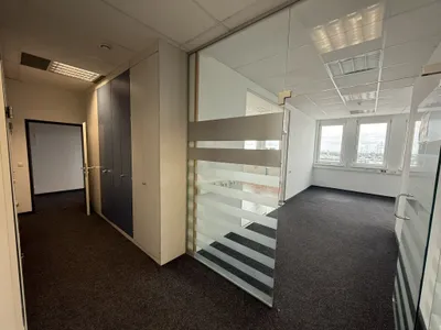 6-Zimmer-Gewerbeimmobilie mieten in Mödling – 323 m², € 4.137 – Bild 4 von 17