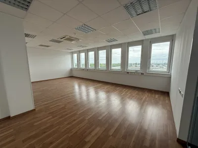 6-Zimmer-Gewerbeimmobilie mieten in Mödling – 323 m², € 4.137 – Bild 8 von 17