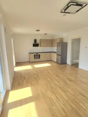 Helle 3-Zimmer-Neubauwohnung (2021) mit großem Balkon in absoluter Ruhelage – Bild 2