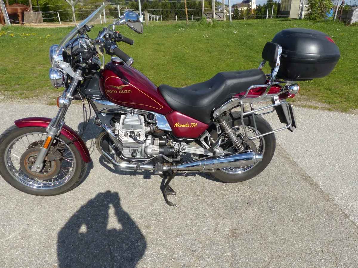 Moto Guzzi Nevada
