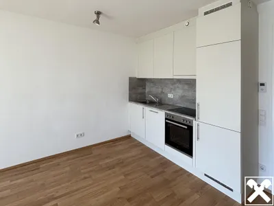 VIO PLAZA Living TOP 024 E02