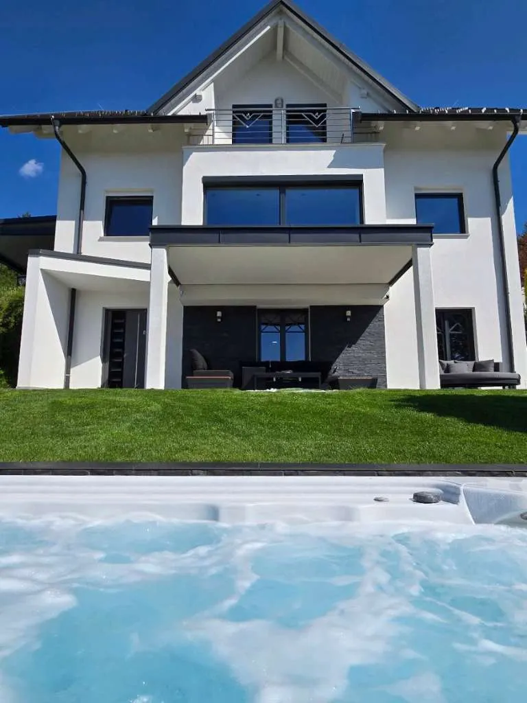Designer Villa in TOP Zustand und TOP Lage. – pohled 2