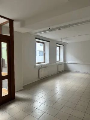 5-Zimmer-Gewerbeimmobilie mieten in Lilienfeld – 120 m², € 590 – Bild 2 von 11