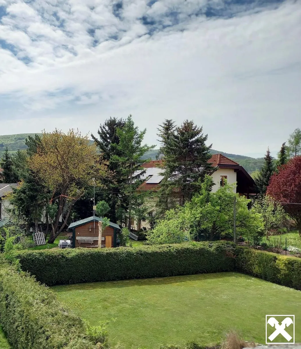 LIEBEVOLLES, TEILRENOVIERTES EINFAMILIENHAUS IN BEGEHRTER WOHNLAGE VON KÖNIGSTETTEN MIT HERRLICHEM FERNBLICK IN DEN WIENERWALD – pohled 2
