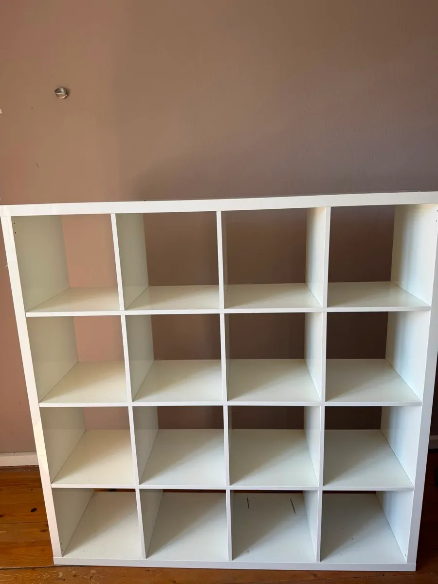 Ikea kallax Regal Hochglanz ! Mit Transport, € 99,- (1040 Wien)