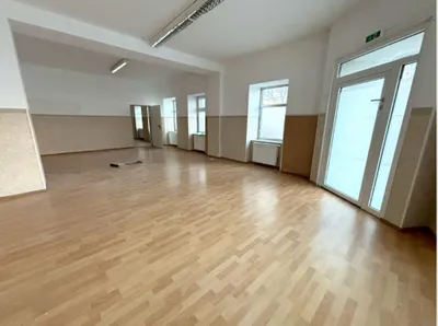 Gewerbeimmobilie mieten in Wien – 297 m², € 3.545