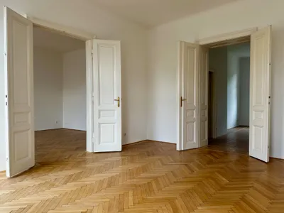 Helle Wohnung mit Blick ins Grüne und guter Infrastruktur – Bild 2