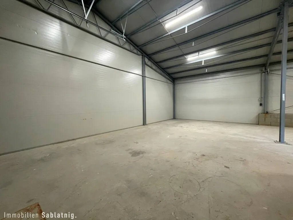 Optimal angebundene Lagerhalle mit Büro und Freifläche in St. Peter! Ideal für vielseitige Klein- und Handwerksbetriebe! - Ansicht 2