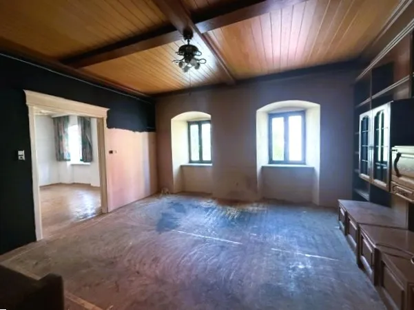 Hainburg an der Donau, möblierte 3 Zimmer Altbauwohnung am Hauptplatz (Plan KI-Animation) – pohled 2