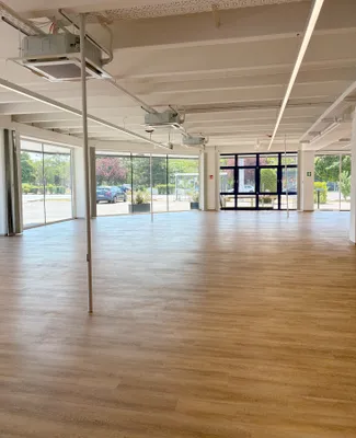 2-Zimmer-Gewerbeimmobilie mieten in Wiener Neustadt – 280 m², € 8 – Bild 2 von 8
