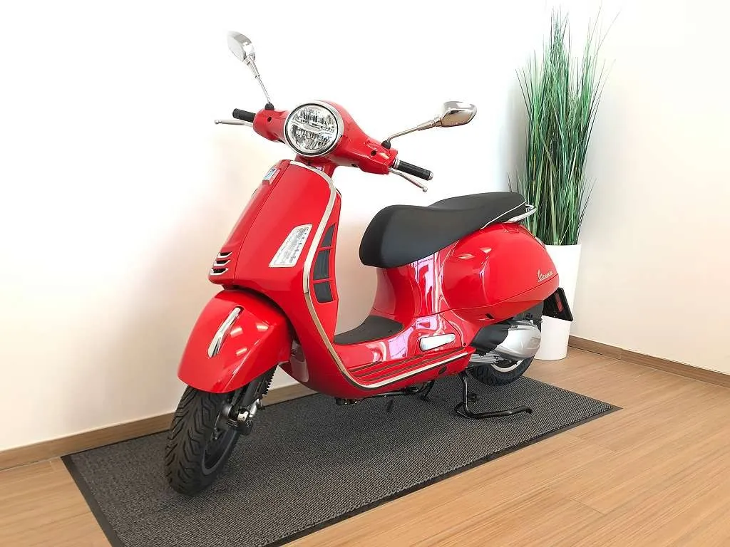 Vespa GTS